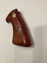 S&W J Frame Smooth Target Grips - 1 of 5