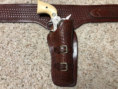 *RARE* H.H,Heiser Denver, Colo. Hand Carved Holster and Matching Belt Extremely Nice!