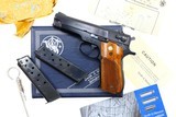 S&W, 39-2 Pistol, Boxed with Accessories, A307624, I-1030 - 1 of 15