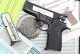 S&W, 2000 Shorty 40, DSF0031, A-1660 - 1 of 15