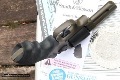 S&W 681-4 DA, Performance Center Revolver, as NIB, BEL0219, A-1643 - Image 3 of 15