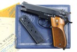Very Early, High Condition,
Smith & Wesson, 39, Boxed,
38482, FB00991