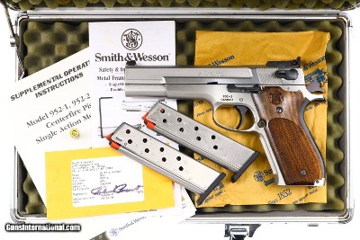 Performance Center S&W, 952-2, Stainless Steel, Cased, DAB1003, FB00657