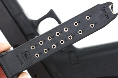 Glock 17 Gen 2 Police Pistol, Belgian Police of Leuven, CFB132, FB02086 - Image 4 of 17