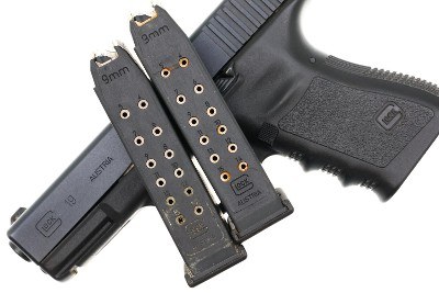Glock 19 Gen 3 Police Pistol, Geneva Police, PGE0262, FB02100 - Image 4 of 16