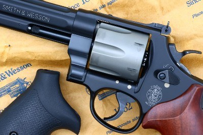 S&W 329 PD Airlite .44 Magnum Revolver, Boxed, CYS2991, FB02412 - Image 2 of 22