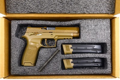 SIG M17 Original US Military Surplus Pistol SN: 853, TF000853, FB00685 - Image 2 of 10