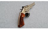 Smith & Wesson ~ Model 27-2 ~ .357 Magnum - 3 of 4