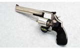 Smith & Wesson ~ 686-6 ~ .357 Magnum - 3 of 3
