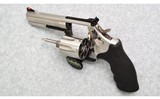 Smith & Wesson ~ 686-6 ~ .357 Magnum - 3 of 3