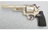 Smith & Wesson ~ 29-2 ~ .44 Magnum - 2 of 4