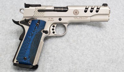 Smith & Wesson ~ PC1911 ~ .45 Auto