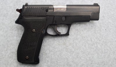 SIG SAUER ~ P226 ~ .357 SIG/.40 S&W - Image 1 of 3