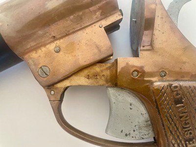 INTERNATIONAL FLARE SIGNAL CO. - 37MM FLARE GUN 1943 - Image 3 of 4