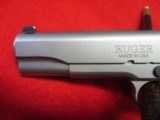 Ruger SR1911 Government .45 ACP Excellent Cond. w/box - 4 of 15