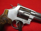 Smith & Wesson Model 629 Classic DX 44 Magnum - 8 of 15