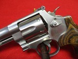 Smith & Wesson Model 629 Classic DX 44 Magnum - 3 of 15