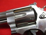 Smith & Wesson Model 629 Classic DX 44 Magnum - 4 of 15