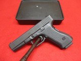 Glock 17 Gen 2 9mm Excellent Condition w/Original Box - 1 of 15