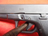 Glock 17 Gen 2 9mm Excellent Condition w/Original Box - 6 of 15
