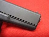 Glock 17 Gen 2 9mm Excellent Condition w/Original Box - 12 of 15