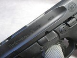 Smith & Wesson M&P 9 M2.0 Performance Center CORE Like New in Box - 7 of 15