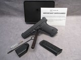 Glock G21 Gen 2 .45 ACP Excellent Condition with Original Box - 1 of 15