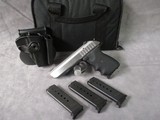 Sig Sauer P232 380ACP 7+1 Excellent Condition with four magazines, Level 2 Holster - 1 of 15