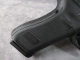Glock G17 Gen 5 MOS 9mm Parabellum 17+1 New in Box - 7 of 15
