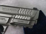 Smith & Wesson (S&W) M&P 9 M2.0 Metal 17-round New in Box - 12 of 15