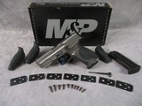 Smith & Wesson (S&W) M&P 9 M2.0 Metal 17-round New in Box - 1 of 15