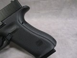 Glock G17 Gen 5 9mm Parabellum 17+1 New in Box - 14 of 15