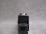 Glock G17 Gen 5 9mm Parabellum 17+1 New in Box - 7 of 15