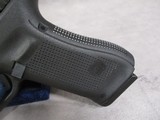 Glock G17 Gen 5 9mm Parabellum 17+1 New in Box - 2 of 15