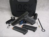 Glock G17 Gen 5 9mm Parabellum 17+1 New in Box - 1 of 15