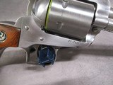 Ruger New Model Super Blackhawk Stainless .44 Magnum 7.5” SKU 0804 New in Box - 11 of 15