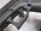 Glock G17 Gen 5 9mm Parabellum 17+1 New Old Stock - 4 of 15