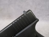 Glock G17 Gen 5 9mm Parabellum 17+1 New Old Stock - 3 of 15