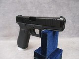 Glock G17 Gen 5 9mm Parabellum 17+1 New Old Stock - 13 of 15