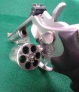 Smith & Wesson 66-2,.357 Magnum, 4" Barrel, Stainless Finish - 10 of 14