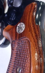 Smith and Wesson (S&W) Model 586, Beautiful Blued Revolver, .357 Magnum, 6" barrel - 9 of 11