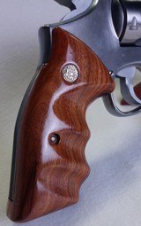 S&W Smith & Wesson Model 617, .22 LR, FLASHY Stainless 8" barrel, NO DASH model! - 7 of 13