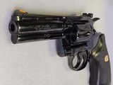 COLT Python ~ 1980 ~ .357 Magnum ~ 4" barrel ~ Classic Blued Snake Gun! - 7 of 16