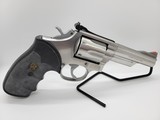 Smith and Wesson ~ Model 66-2 Combat Magnum ~ .357 Mag cal ~ Beautiful SS - 1 of 14