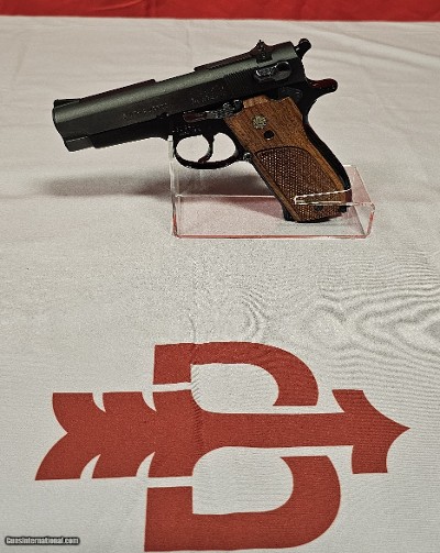 SMITH & WESSON ~ MODEL 39-2 ~ 9MM