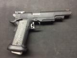 DAN WESSON MAYHEM ELITE - 1 of 2