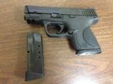 Smith & Wesson M&P 40 Compact - 7 of 9