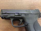 Smith & Wesson M&P 40 Compact - 1 of 9