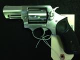 Ruger SP101 - 357 mag - 3 of 5