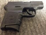 SMITH & WESSON BODYGUARD 380 NO LASER - 2 of 4